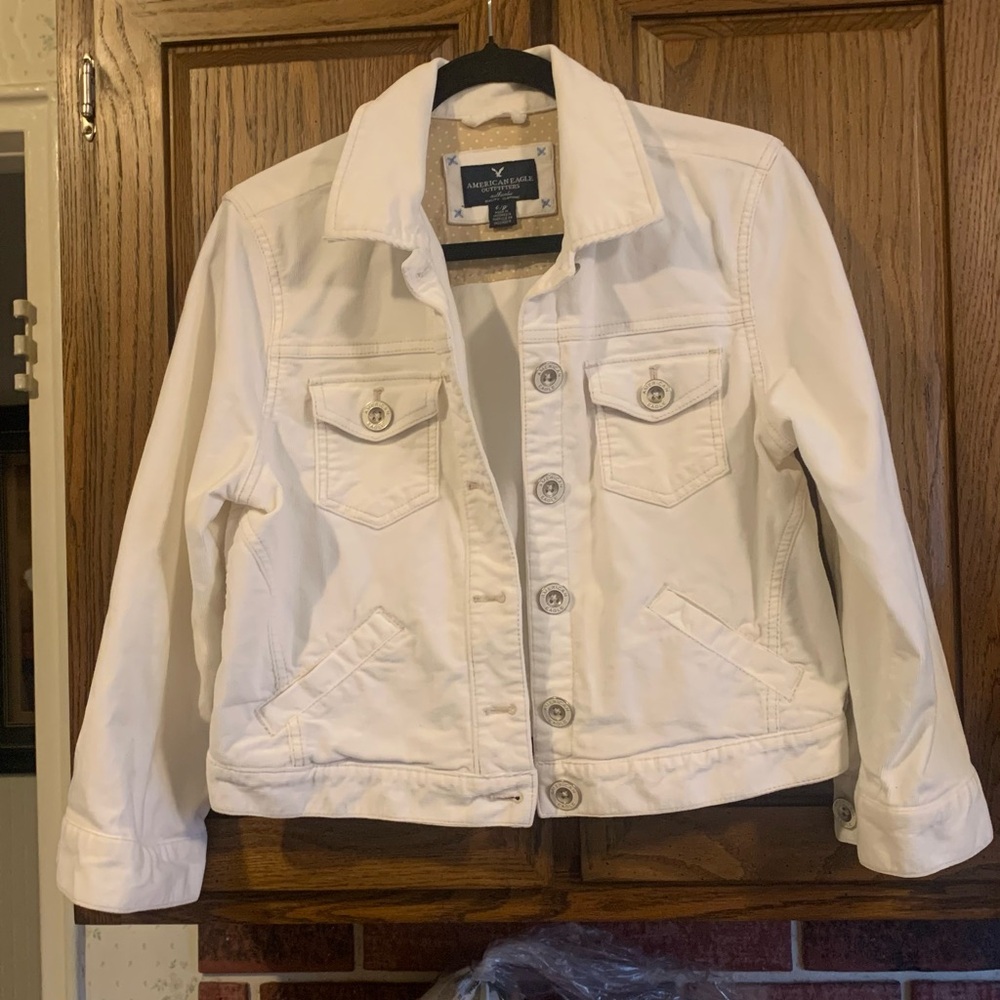 American Eagle White Corduroy Jacket Size Large. Button Down.
